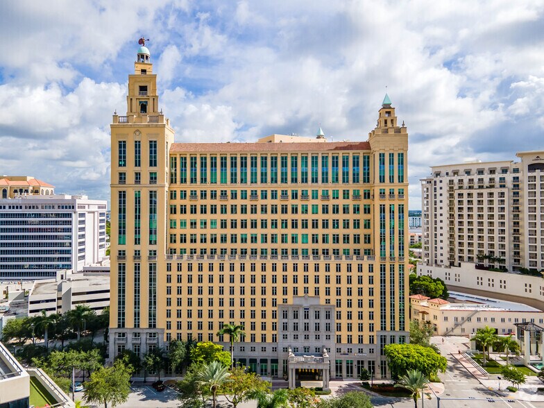 121 alhambra Plz, Coral Gables, FL à louer - Photo de l’immeuble – Image 2 sur 11