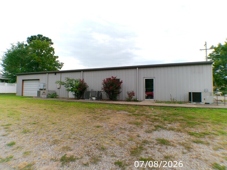 204 N 2nd St, Ozark, AR à vendre - Photo de l’immeuble – Image 2 sur 23