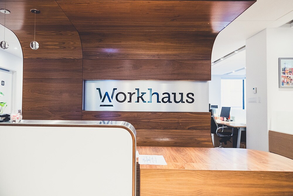 56 Temperance St, Toronto, ON à louer Hall d’entrée– Image 1 sur 3