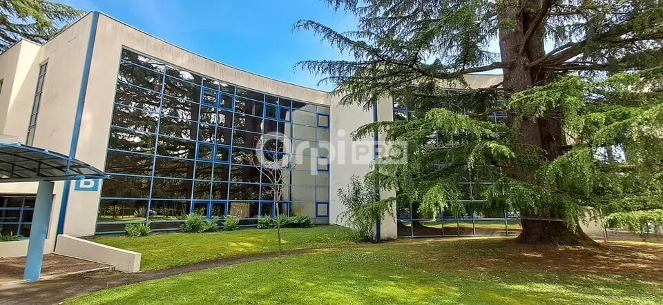 Bureau dans Pau à louer - Photo de l’immeuble – Image 1 sur 5