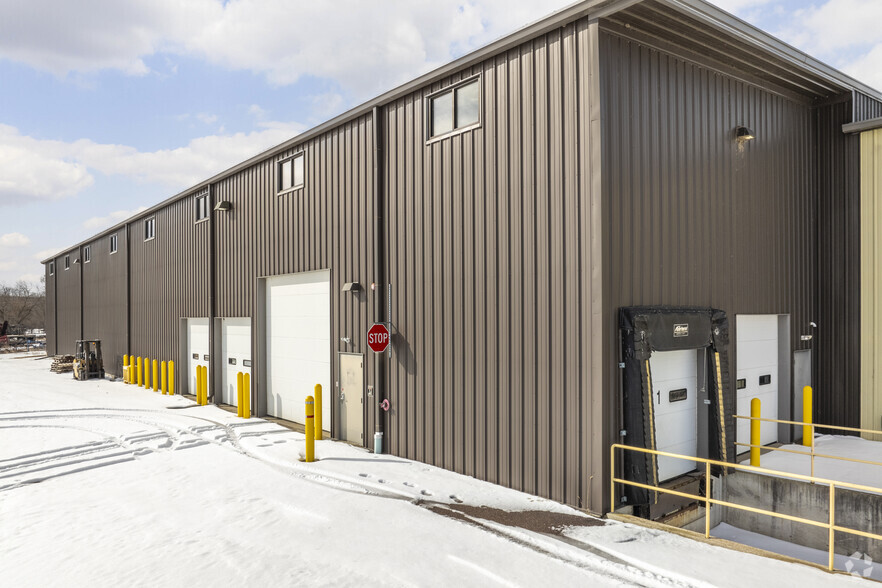 808 Industry Rd, Sauk City, WI à vendre - Photo de l’immeuble – Image 3 sur 22