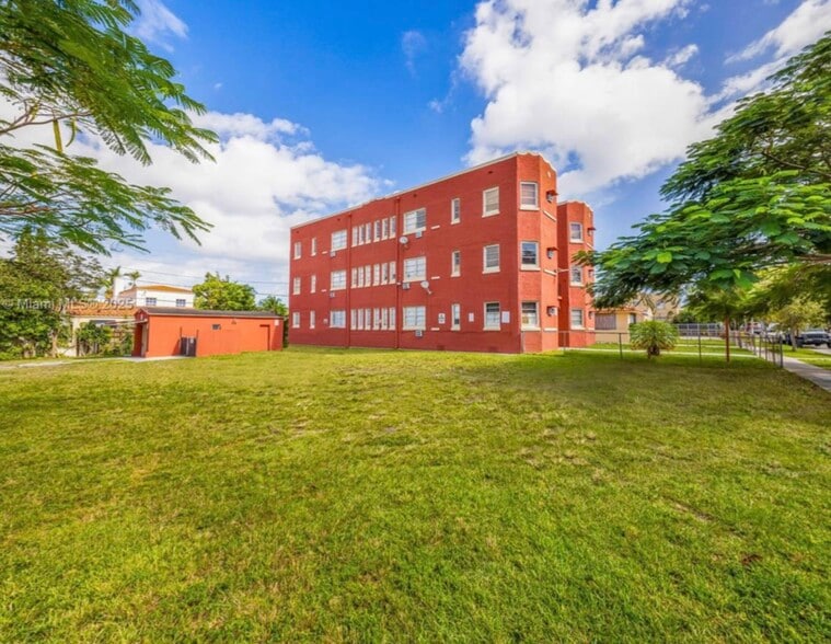 1785 SW 13th St, Miami, FL à vendre - Photo de l’immeuble – Image 2 sur 29