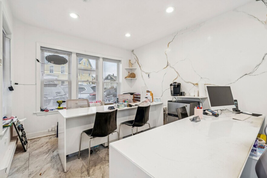 43 Cabot St, Beverly, MA à vendre - Photo de l’immeuble – Image 3 sur 10