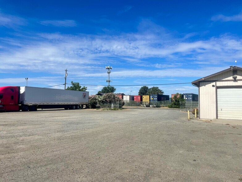 711 Sutter st, West Sacramento, CA à louer - Photo de l’immeuble – Image 2 sur 2