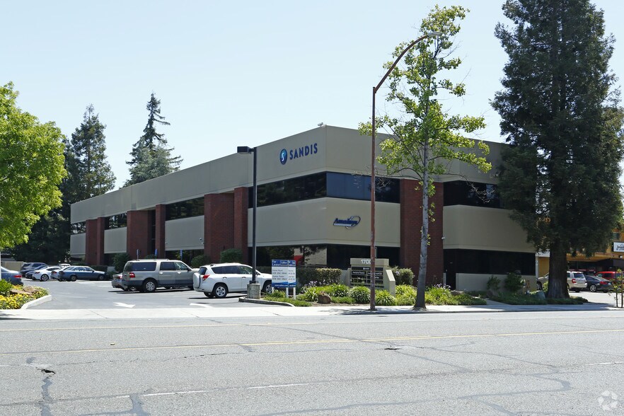 1700 S Winchester Blvd, Campbell, CA à louer - Photo principale – Image 1 sur 3