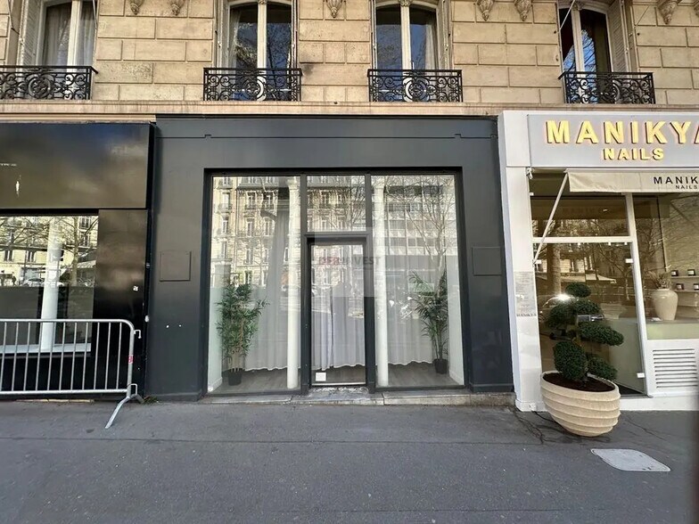 Local commercial dans Paris à louer - Photo de l’immeuble – Image 1 sur 9