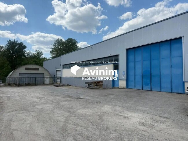 Plus de détails pour Local d’activités à vendre