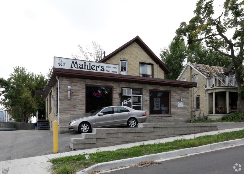 178 LOUISA STREET Kitchener, Ontario N2H portefeuille de 4 biens à vendre sur LoopNet.fr - Photo principale – Image 3 sur 3