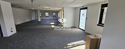 Bureau dans Le Pecq à louer Photo de l’immeuble– Image 2 sur 10