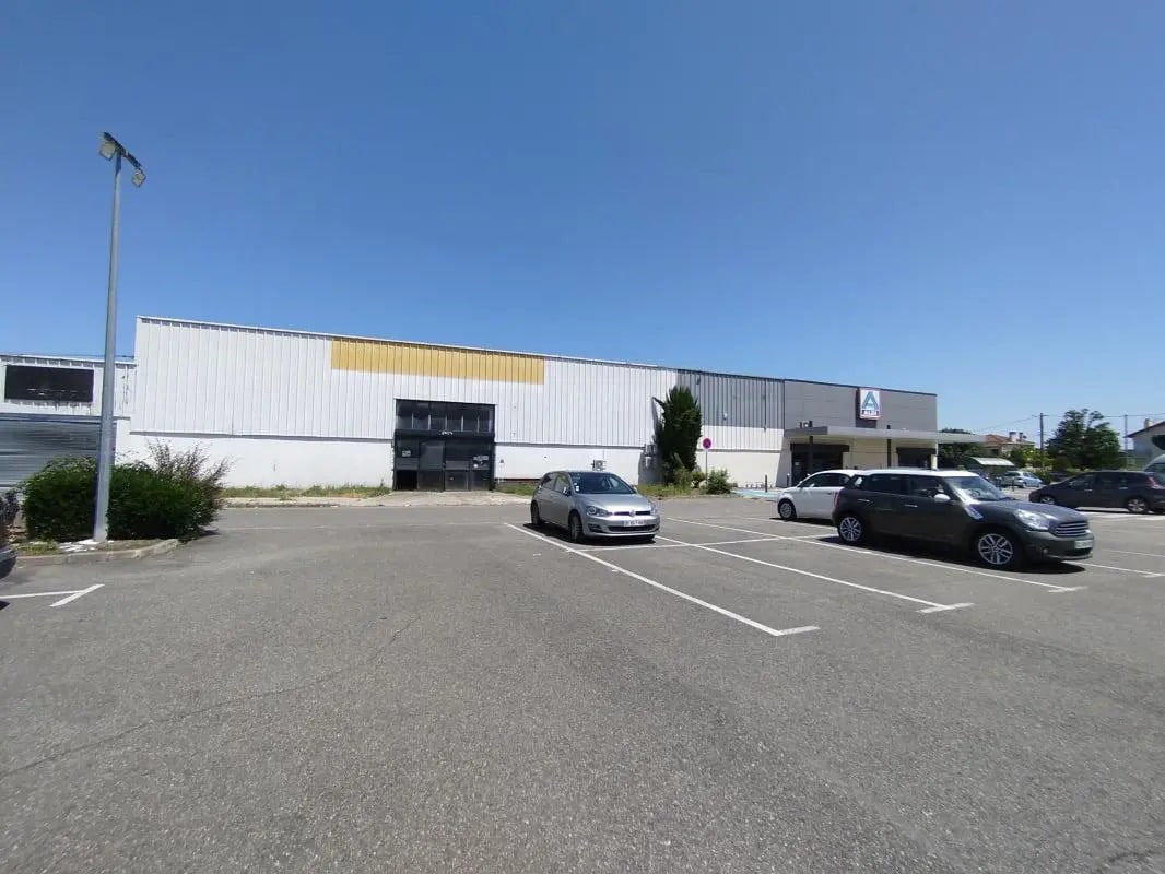 Local d’activités dans Launaguet à louer Photo de l’immeuble– Image 1 sur 12