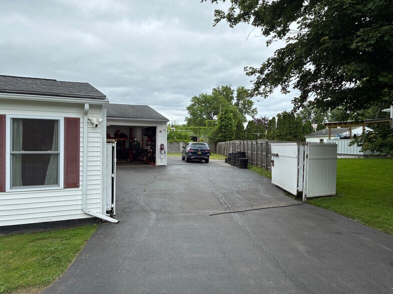 88 Southern Dr, Rochester, NY à vendre - Photo de l’immeuble – Image 3 sur 23