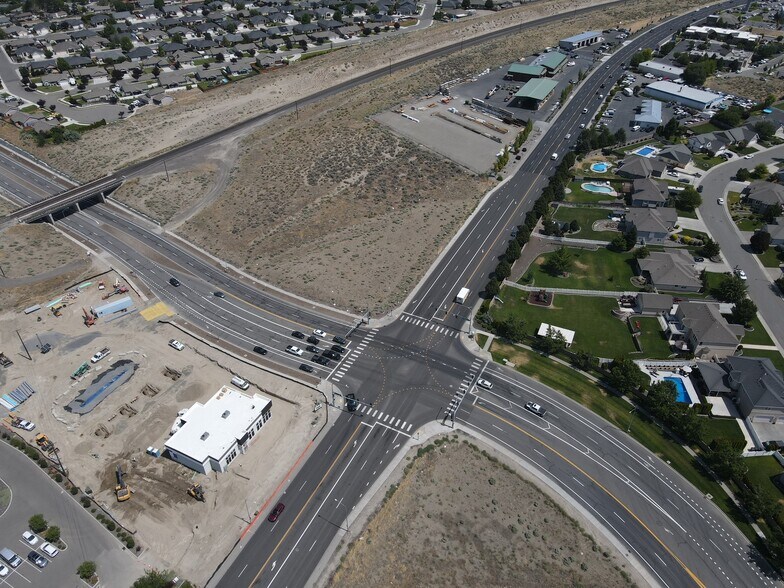 8840 Clearwater ave, Kennewick, WA à louer - Photo de l’immeuble – Image 2 sur 6