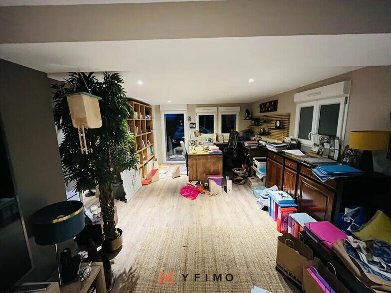 Bureau dans Triel-sur-Seine à louer - Photo de l’immeuble – Image 3 sur 5
