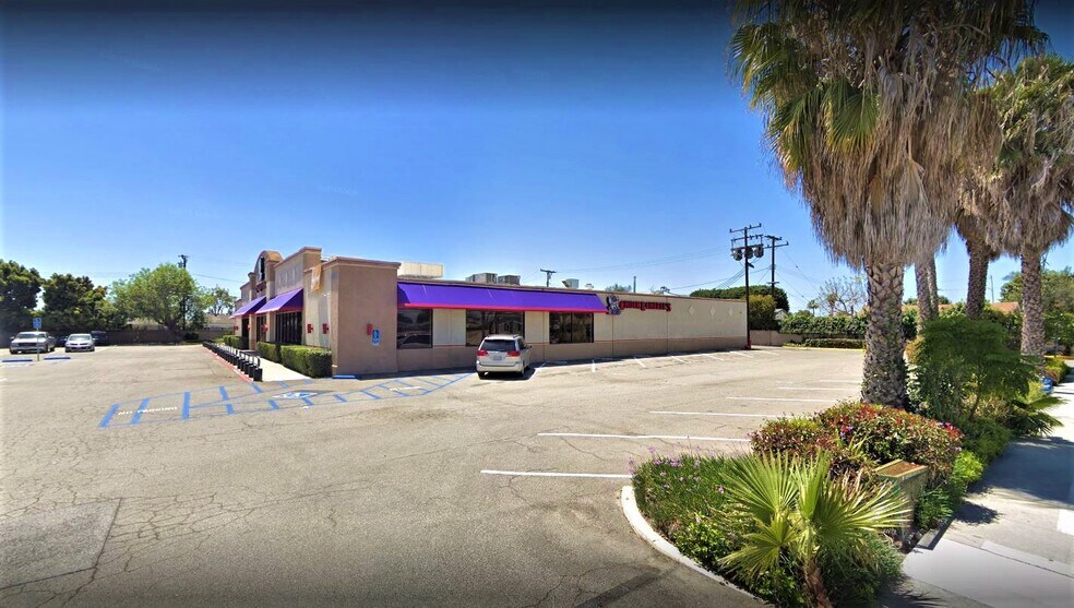 15511 Edwards St, Huntington Beach, CA à vendre - Photo de l’immeuble – Image 2 sur 7