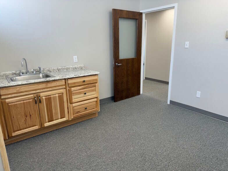 731 E 2nd St, Casper, WY à louer - Photo de l’immeuble – Image 3 sur 15