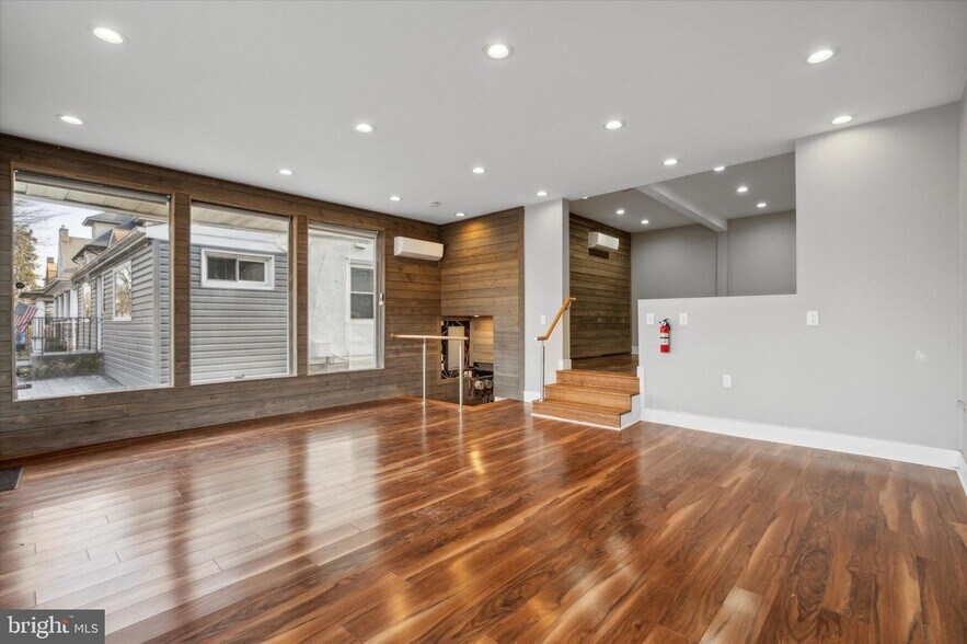 229 S Easton Rd, Glenside, PA à vendre - Photo de l’immeuble – Image 2 sur 15