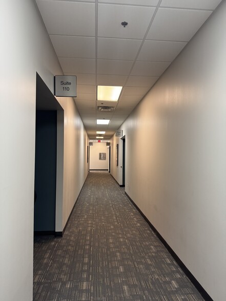 3050 S Center St, Arlington, TX à louer - Hall d’entrée – Image 3 sur 18