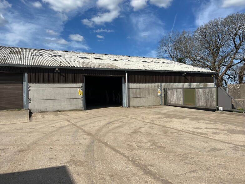 Hill Farm Ln, Pulborough à louer - Photo de l’immeuble – Image 1 sur 5