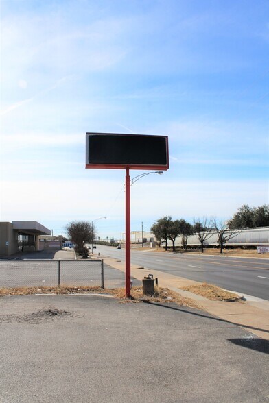 1905 8th Ave, Fort Worth, TX à louer - Photo de l’immeuble – Image 2 sur 7