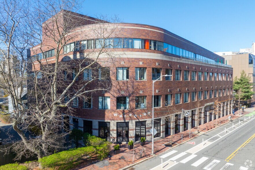 1030 Massachusetts Ave, Cambridge, MA à louer - Photo de l’immeuble – Image 1 sur 5