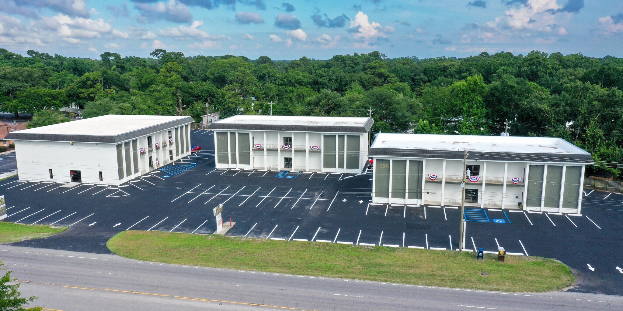 1525 Sam Rittenberg Blvd, Charleston, SC à louer Photo principale– Image 1 sur 3