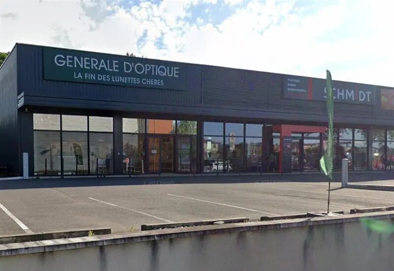 Local commercial dans Châteaubernard à louer - Photo de l’immeuble – Image 1 sur 3