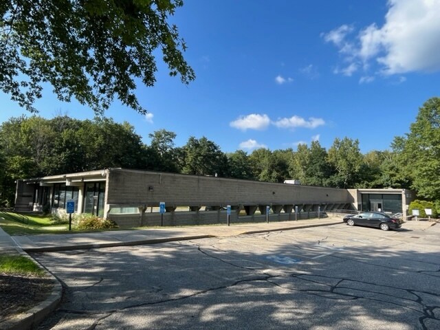 62 Commercial Blvd, Torrington, CT à louer - Photo de l’immeuble – Image 2 sur 3