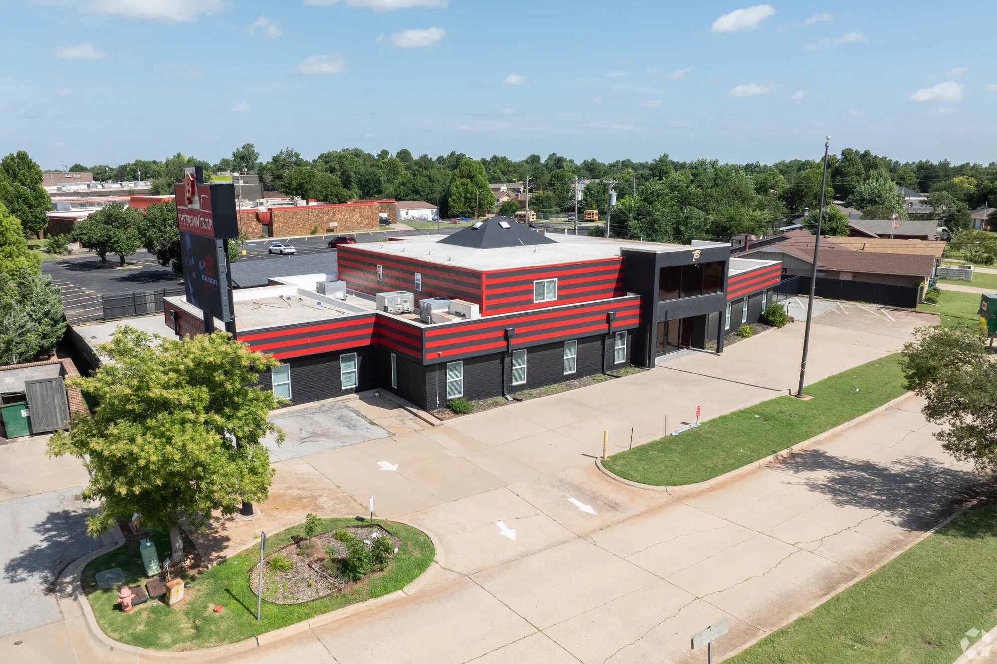 6001 Nw Expressway, Oklahoma City, OK à vendre Photo de l’immeuble– Image 1 sur 16