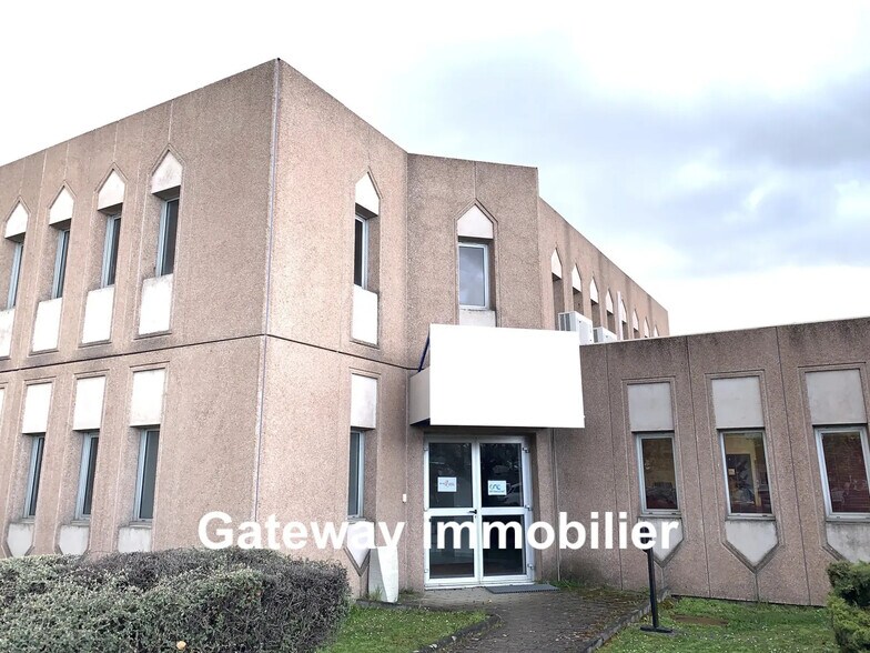 Bureau dans Clermont-Ferrand à louer - Photo de l’immeuble – Image 1 sur 13