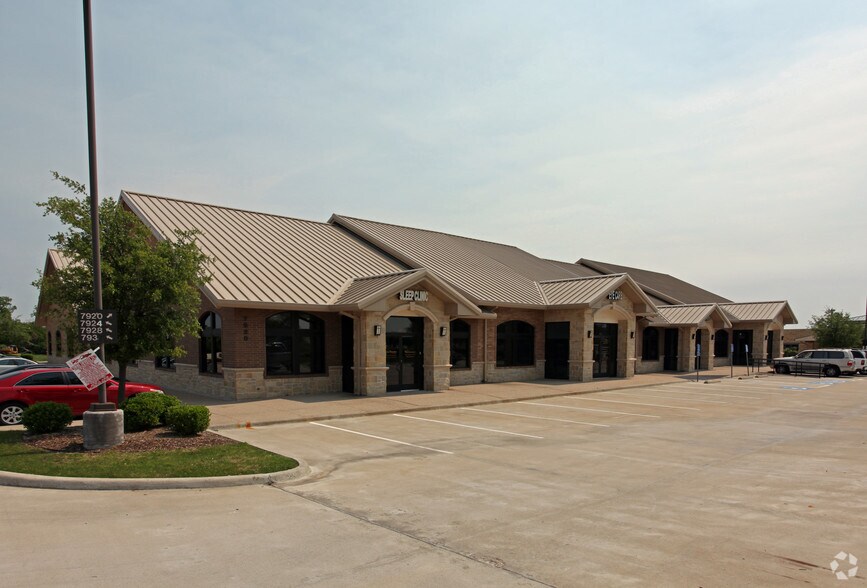 7920 Preston Rd, Plano, TX à louer - Photo de l’immeuble – Image 1 sur 15