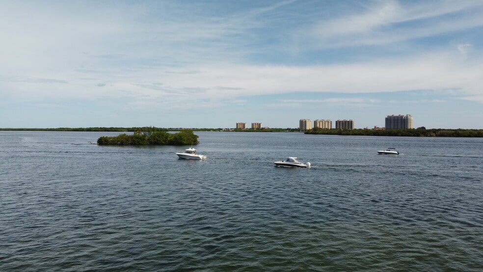Little Shell Is Little Shell Island, Cape Coral, FL à vendre - Aérien – Image 2 sur 4