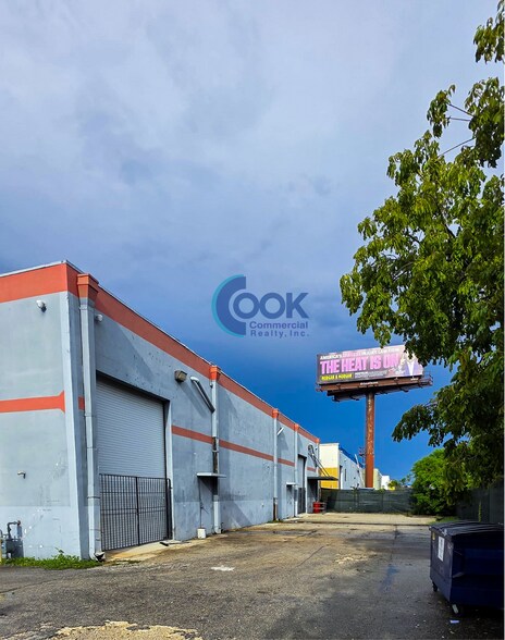 940 W 84th St, Hialeah, FL à vendre - Photo de l’immeuble – Image 2 sur 9