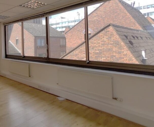210 Shepherds Bush Rd, Londres à vendre - Photo intérieure – Image 2 sur 15