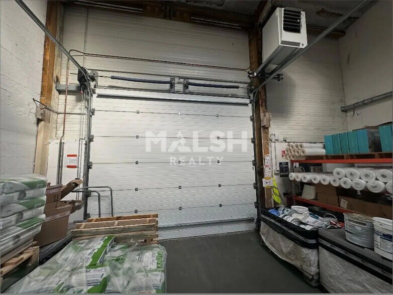 Bureau dans Vaulx-en-Velin à louer - Photo de l’immeuble – Image 2 sur 7