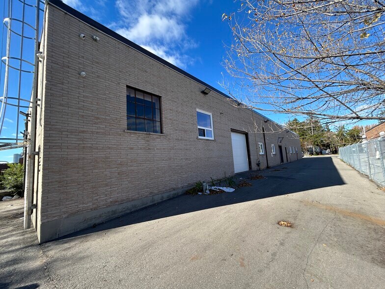 87-89 Glen Cameron Rd, Markham, ON à vendre - Photo de l’immeuble – Image 3 sur 8