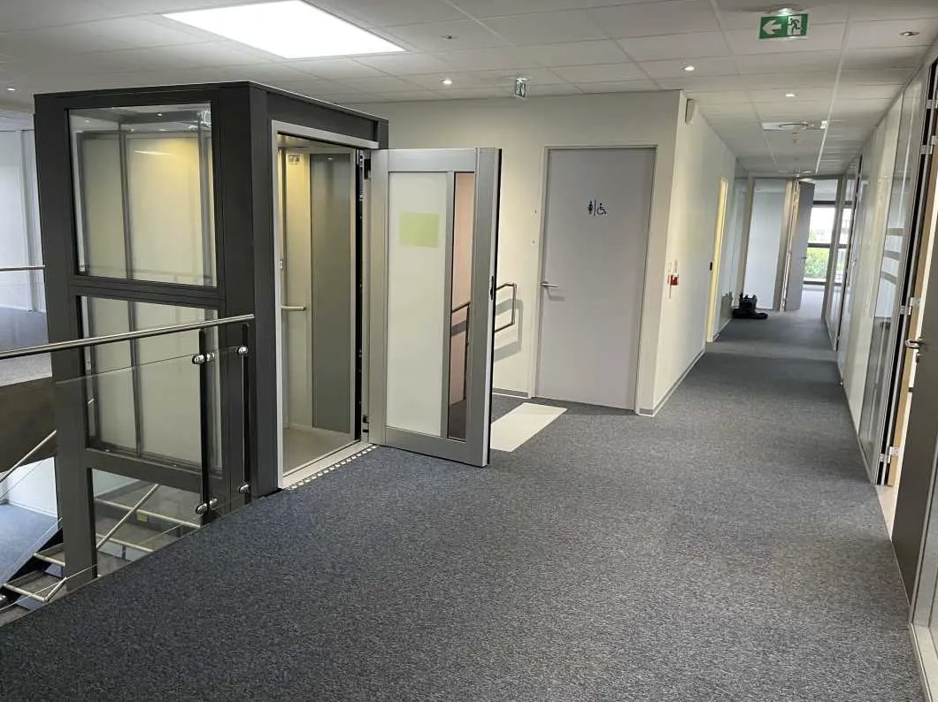 Bureau dans Lacroix-Saint-Ouen à louer Photo intérieure– Image 1 sur 4