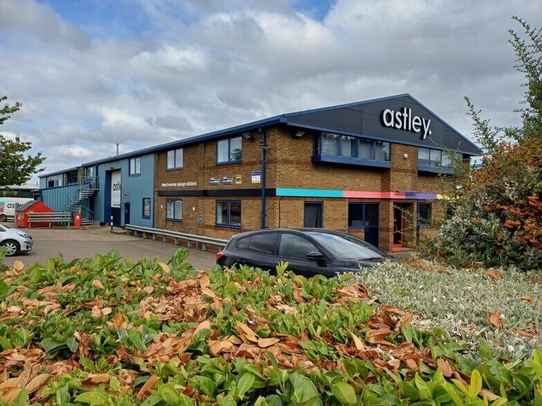 18 Linnell Way, Kettering à louer - Photo de l’immeuble – Image 2 sur 2