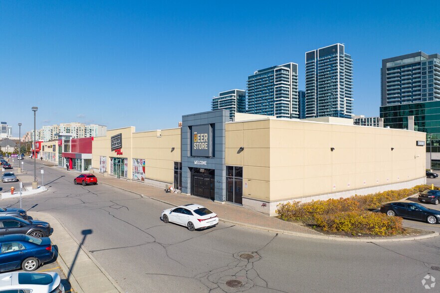 8783-8889 Yonge St, Richmond Hill, ON à louer - Photo principale – Image 1 sur 9