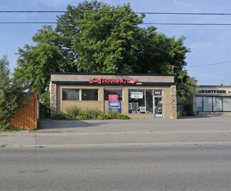 Plus de détails pour 100 Charing Cross St, Brantford, ON - Local commercial à vendre