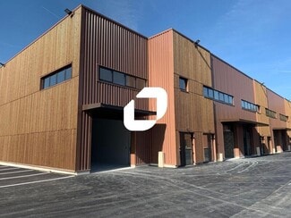 Plus de détails pour Rue Marguerite Perey, Taverny - Local d'activités à louer