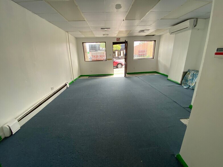 1470 Williamsbridge Rd, Bronx, NY à louer - Photo de l’immeuble – Image 3 sur 6