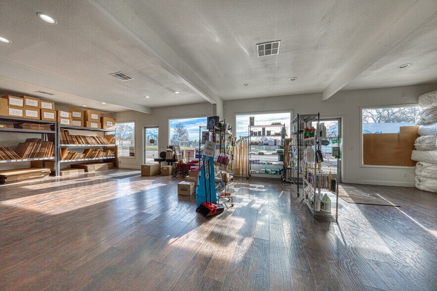 14802 Lakeshore Dr, Clearlake, CA à vendre - Photo de l’immeuble – Image 3 sur 13