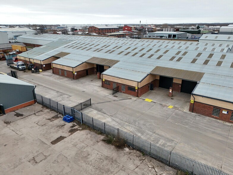 1 Kirkby Bank Rd, Liverpool à louer - Photo de l’immeuble – Image 3 sur 10