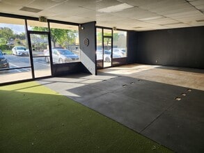 1220-1364 E Mission Ave, San Marcos, CA à louer Photo intérieure– Image 1 sur 5