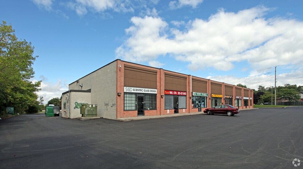 676 Monarch Ave, Ajax, ON à vendre - Photo de l’immeuble – Image 3 sur 7