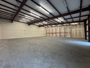 220 Barren Springs Dr, Houston, TX à louer Photo intérieure– Image 2 sur 3