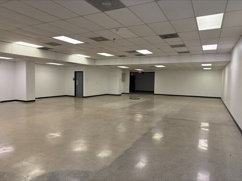 1080 N Cobb Pky, Marietta, GA à louer - Photo intérieure – Image 2 sur 7