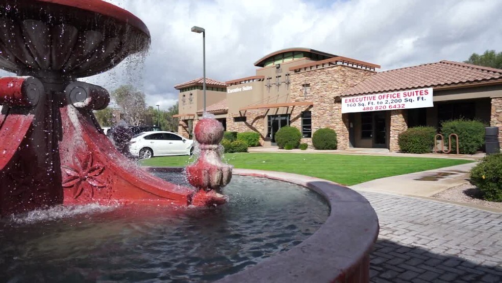 9885 S Priest Dr, Tempe, AZ à louer - Vidéo sur l’annonce professionnelle – Image 2 sur 37