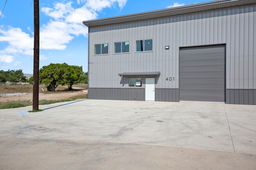 10020 Darden Hill Rd, Austin, TX à louer - Photo de l’immeuble – Image 2 sur 56