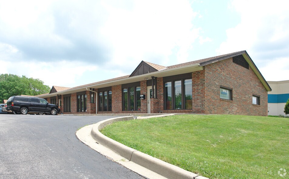 6505 N Prospect Ave, Gladstone, MO à louer - Photo de l’immeuble – Image 2 sur 4